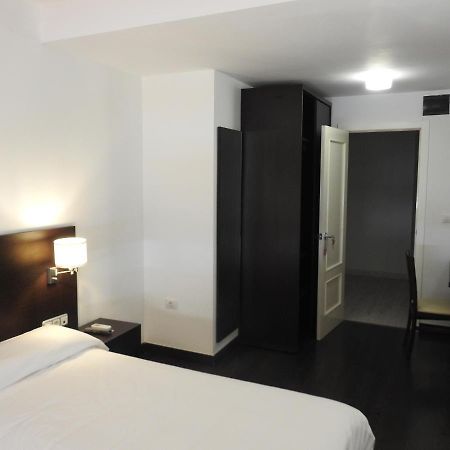 Hostal Meson de Paco Cariñena Extérieur photo