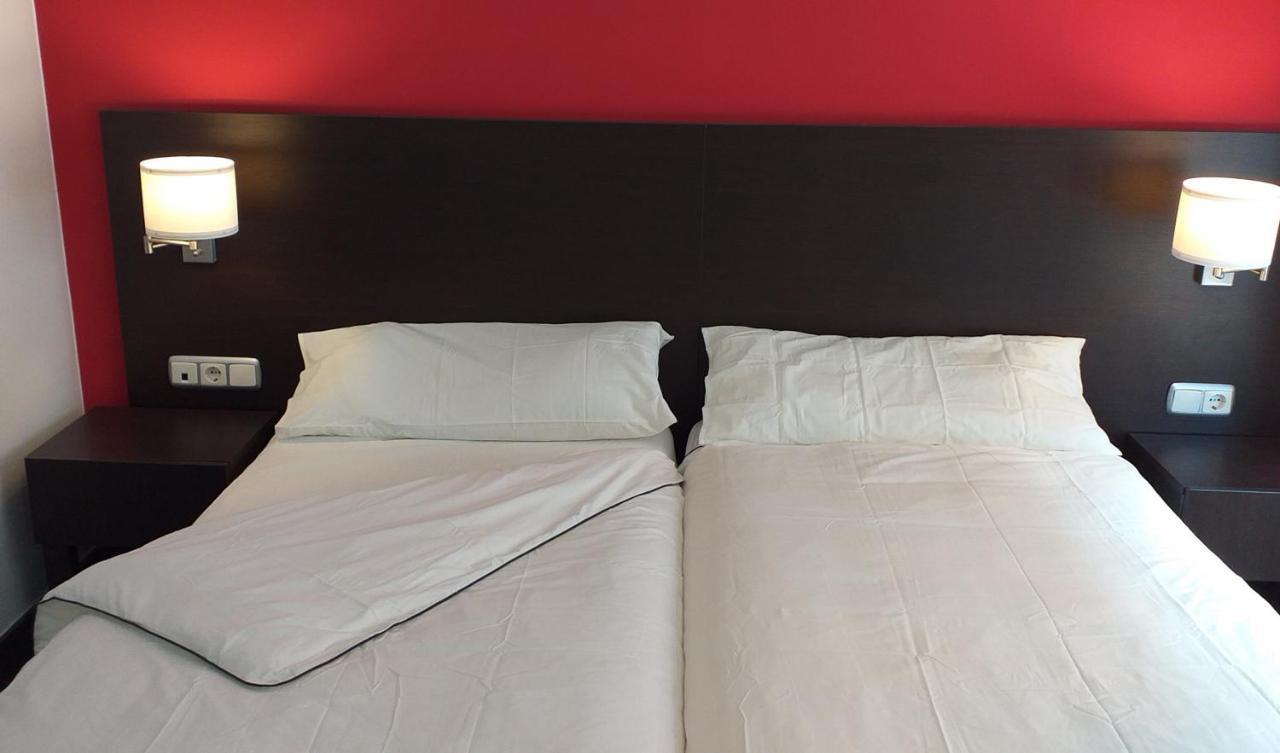 Hostal Meson de Paco Cariñena Extérieur photo