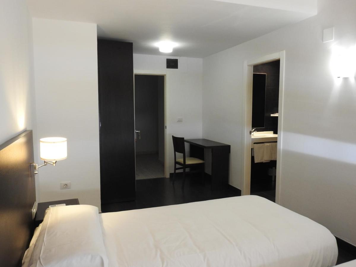 Hostal Meson de Paco Cariñena Extérieur photo