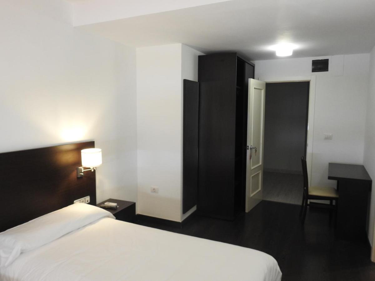 Hostal Meson de Paco Cariñena Extérieur photo