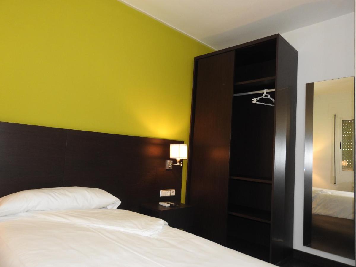 Hostal Meson de Paco Cariñena Extérieur photo