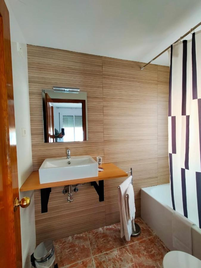 Hostal Meson de Paco Cariñena Extérieur photo